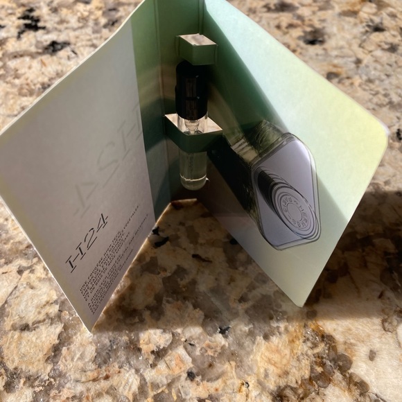 H24 HERMES Paris - Picture 4 of 4